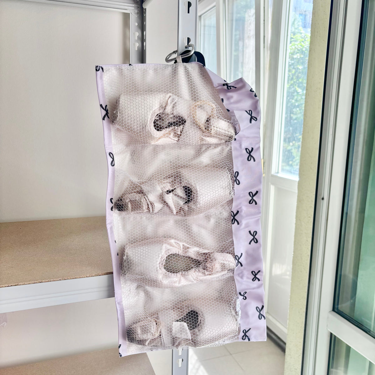 　Pointe shoes case "Elegant Ribbon"